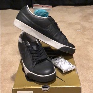 Nike Blazer Low Premiums- Black/Black Noir